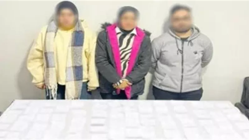 ضبط 3 أشخاص وزعوا كوبونات أغذية بمحيط لجان المنيا