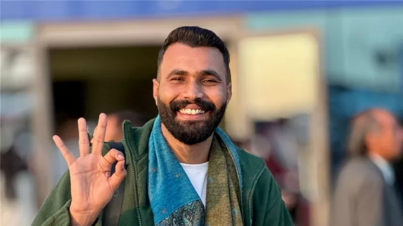كريم هلال: «كان بيحب بجد» ديوان الحب الذي يبدأ طوق نجاة|خاص 