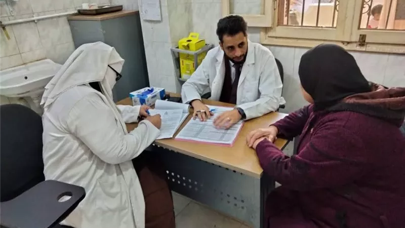 «صحة كفر الشيخ» تفتتح القوافل العلاجية للعام الجديد بقافلة طبية بالزعفران