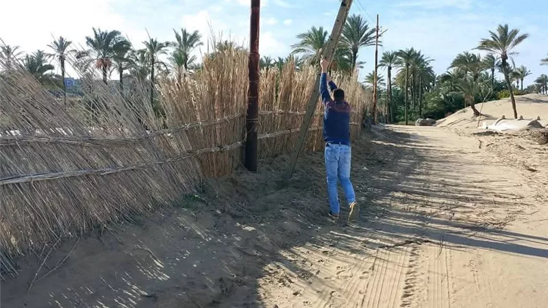 صيانة شاملة لمنظومة الإنارة بمقابر 