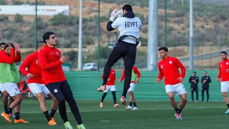 ناقد رياضي: أجواء التركيز تسود معسكر منتخب مصر قبل مواجهة بنين|فيديو