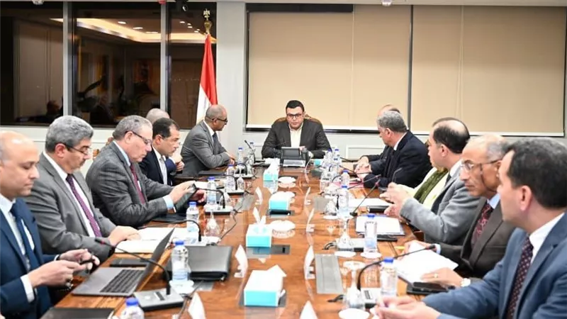 وزير الإسكان: تنفيذ مشروعات «حياة كريمة» في 25 مركزا و917 قرية