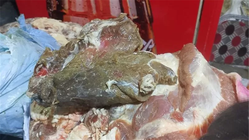 ضبط 433 كيلو لحوم ودواجن ورنجة فاسدة بالأسواق في الغربية