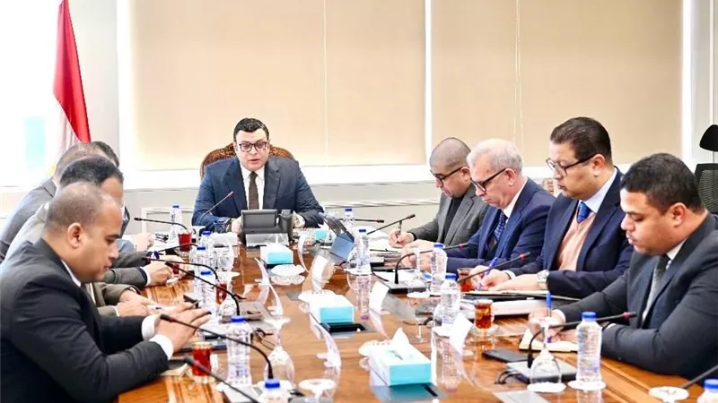 وزير الإسكان يوجه بسرعة إنهاء تعويضات سملا وعلم الروم