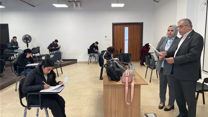 رئيس جامعة بنها الأهلية يتفقد امتحانات الفصل الدراسي الأول