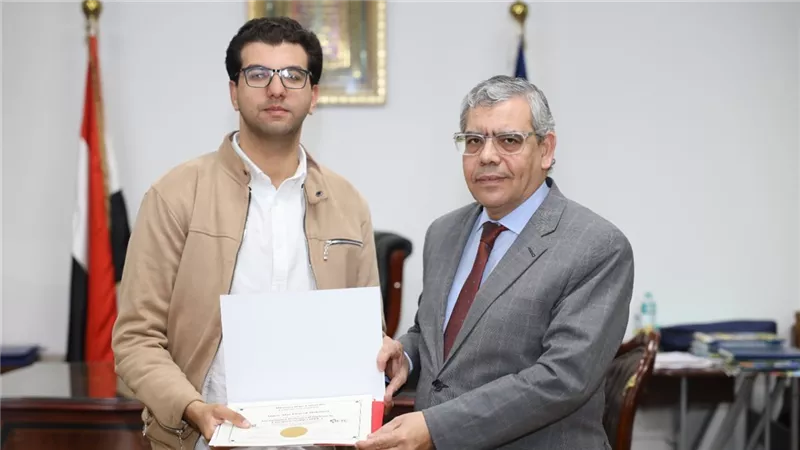 جامعة قناة السويس تهنئ خريجيها المشاركين في الدبلومة المهنية الدولية