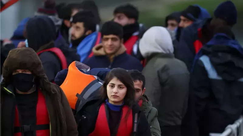 80 طالب لجوء يناشدون الأمم المتحدة بالتحقيق في أوضاع احتجازهم ببريطانيا