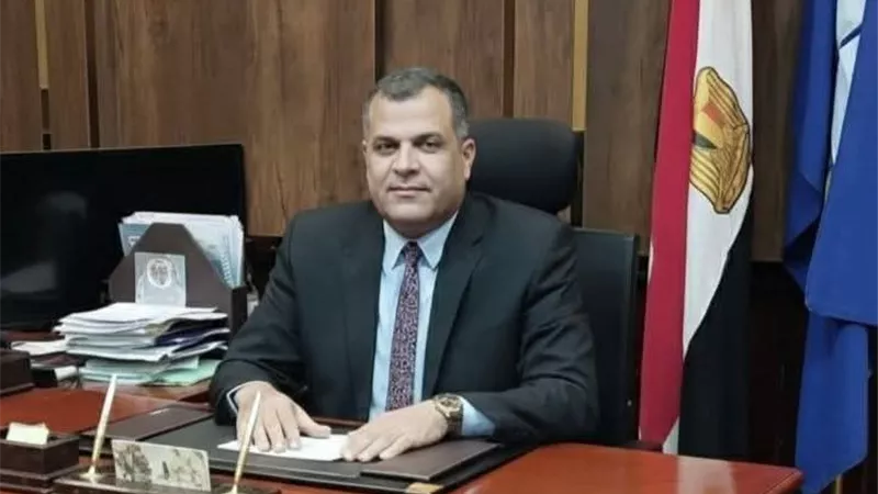 لحيازة هاتف محمول داخل اللجان.. «تعليم دمياط» يحيل معلم ومدير للتحقيق 