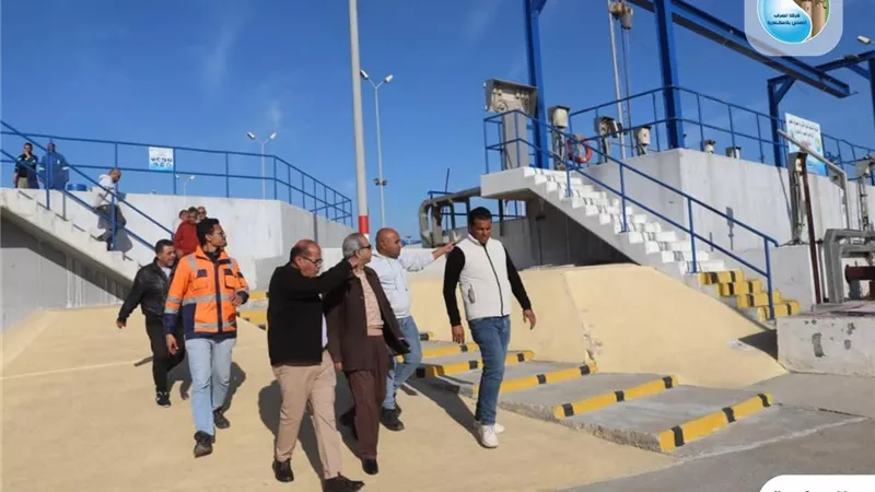 رئيس صرف صحي الإسكندرية يتفقد محطتي معالجة العامرية وإسكان مبارك