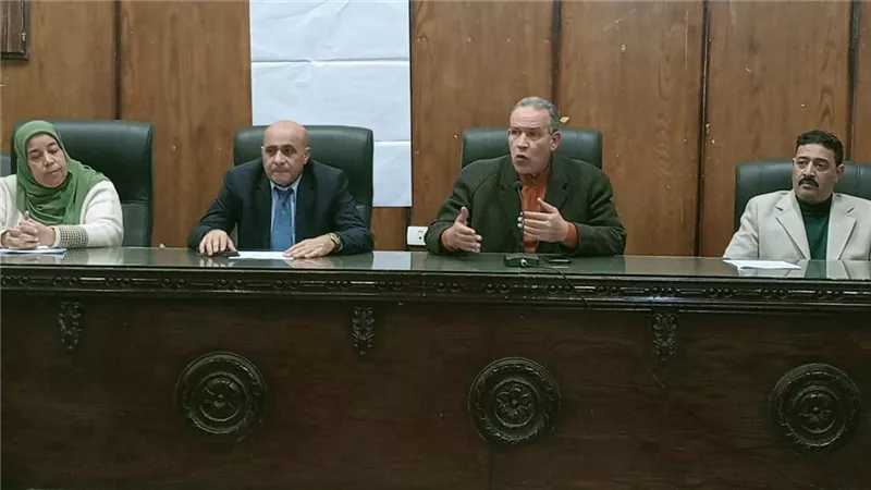 تعليم أسيوط: تفعيل الوحدات المنتجة والمبادرات التنموية بالتعليم الفنى