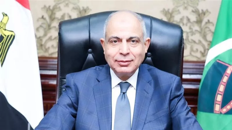 محافظ المنيا يرفع حالة الطوارئ في المرافق استعدادًا لاحتفالات عيد الميلاد