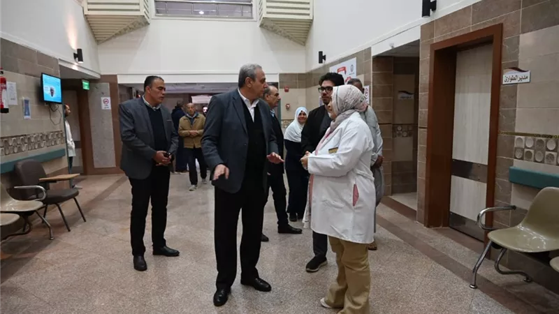 في جولة بمركز طنطا.. محافظ الغربية يتفقد مستشفى ومحطة مياه محلة مرحوم
