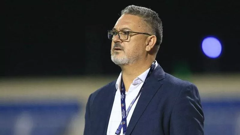 ميكالي: أرحب بتدريب الزمالك.. وارتباط اسمي به «شرف»