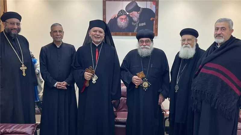 في عيد الميلاد.. الأنبا بولا يعزز وحدة الكنائس بزيارات أخوية بالإسماعيلية