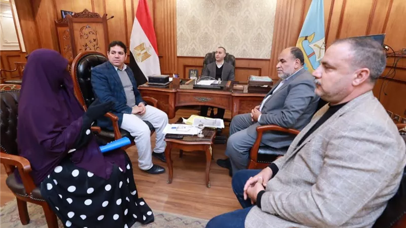 محافظ كفر الشيخ يوجه ببحث عدد من طلبات وشكاوى المواطنين