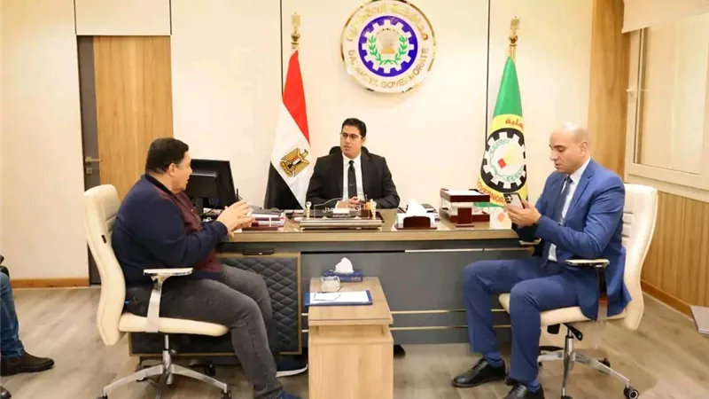 نائب محافظ الدقهلية يتابع خطوات دعم التحول الرقمي وتوسيع الخدمات المميكنة