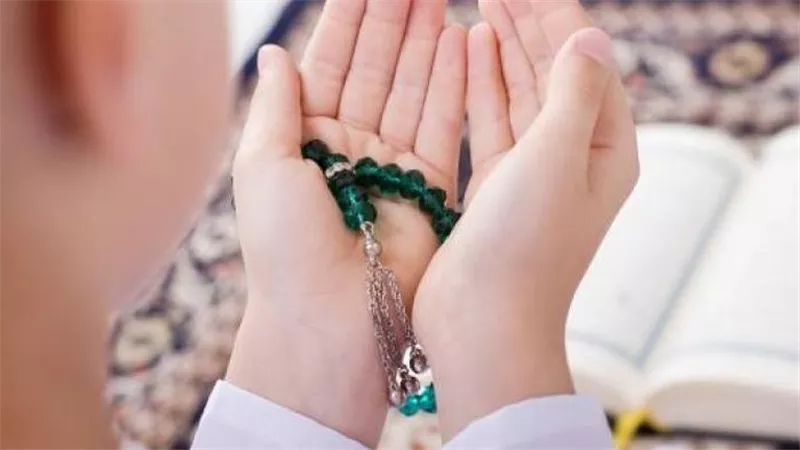 هل يجوز الدعاء بشيء وأنا أعلم أنه شر لي؟.. أمين فتوى يجيب 