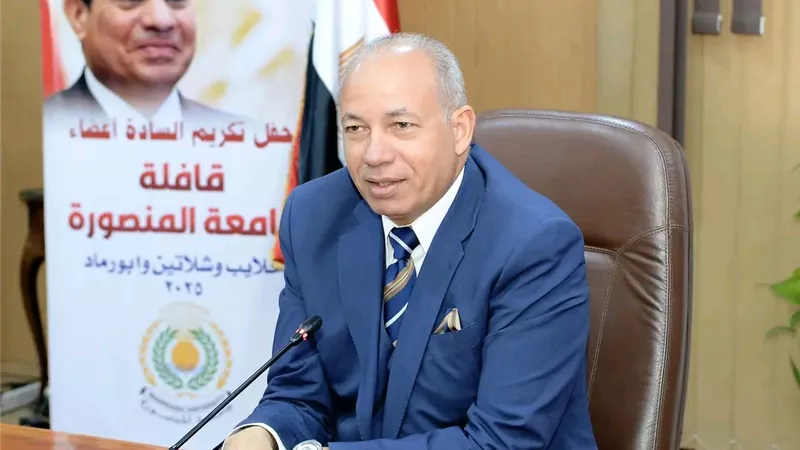 جامعة المنصورة تحتفي بصُنّاع مبادرة جسور الخير 23