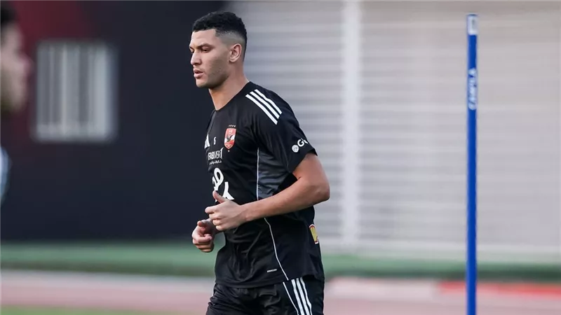 طبيب الأهلي: أشرف داري يشارك في المران الجماعي 