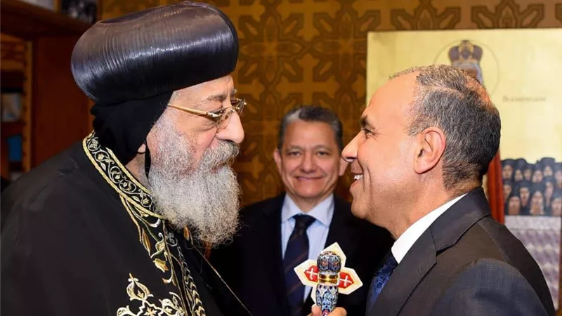 وزير الخارجية يهنئ قداسة البابا تواضروس الثاني بمناسبة عيد الميلاد المجيد