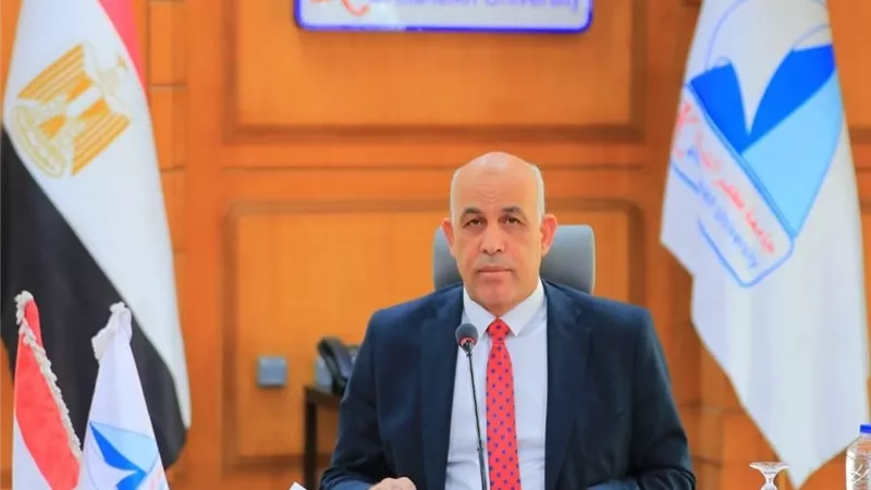 رئيس جامعة كفر الشيخ يهنئ البابا تواضروس بمناسبة عيد الميلاد المجيد