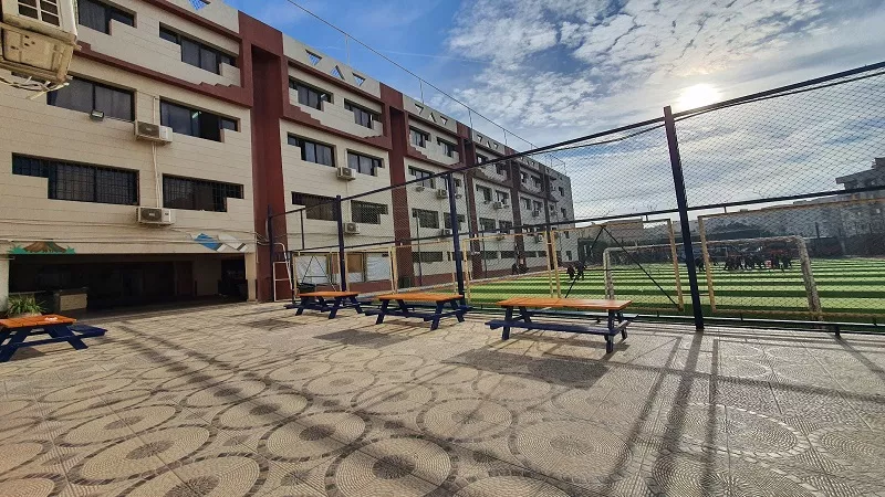 فصل تلميذ بالخصوص بعد اعتدائه على زميله داخل فناء المدرسة