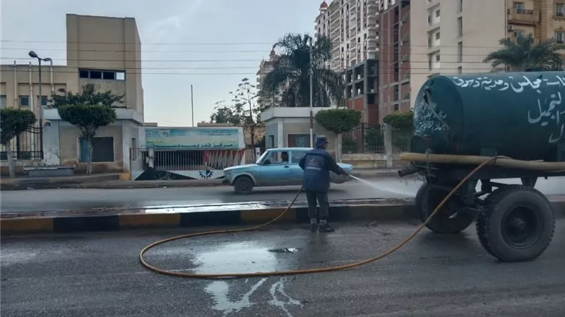 متابعة ميدانية لحملات النظافة ورفع المخلفات والقمامة ورفع الأتربة بدسوق