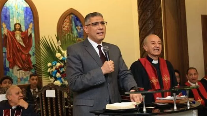 محافظ الجيزة يزور مقر الكنيسة الإنجيلية بالجيزة للتهنئة بعيد الميلاد 