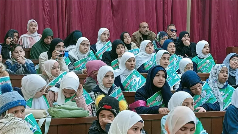 وكيل تعليم أسيوط يكرم حفظة القرآن الكريم بإدارة أبو تيج