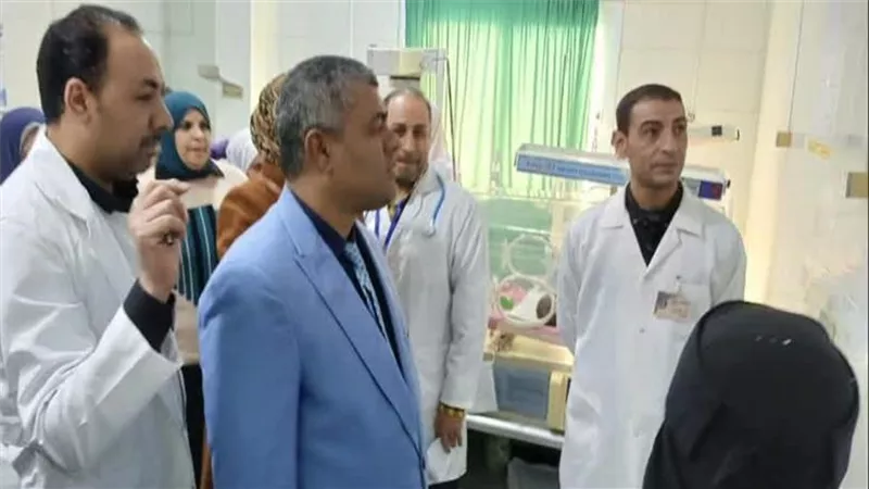 وكيل صحة المنيا يحيل المتغيبين عن العمل للتحقيق خلال جولته بسمالوط