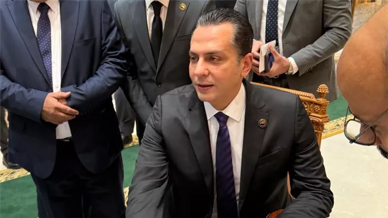 الأمين العام لـ «مستقبل وطن» يتسلم كارنيه النواب