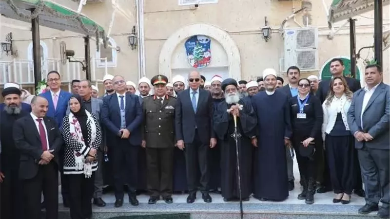 أوقاف المنيا تشارك في تقديم التهنئة بعيد الميلاد المجيد بالمطرانيات