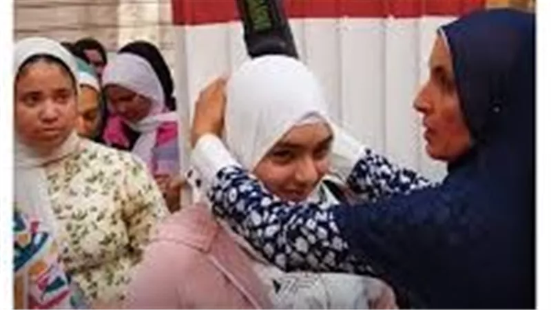 فرق لتوزيع الأسئلة.. وعصا إلكترونية خطة «تعليم القاهرة»