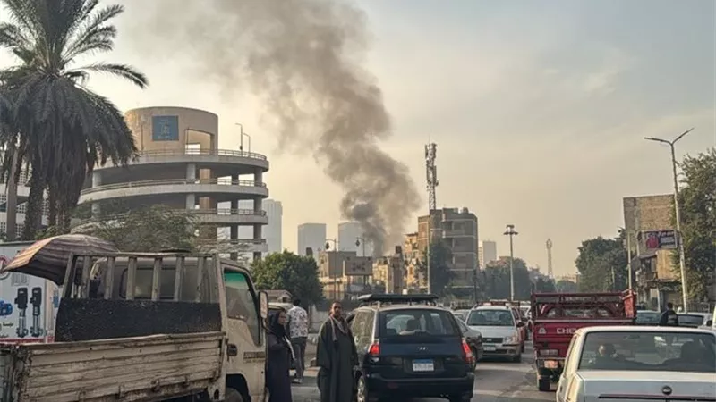 حريق مروع بوسط البلد وتصاعد أدخنة وتحرك عاجل من «الإطفاء»