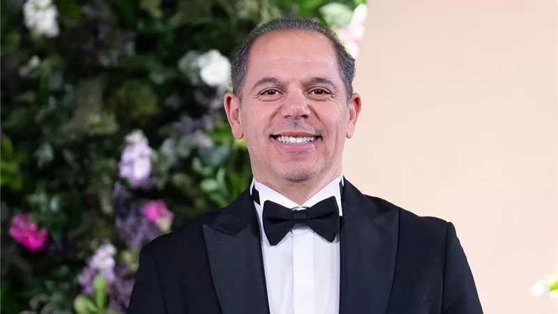رامي إمام ضيف برنامج 