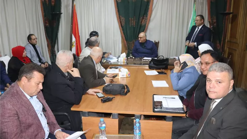 محافظ القليوبية يعقد لقاءً جماهيريًا بالقناطر الخيرية لحل مشكلات المواطنين