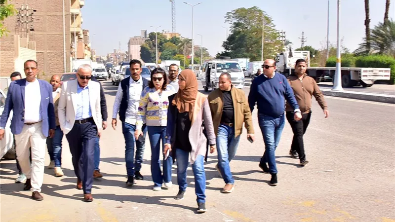 استعدادًا للأعياد.. محافظ الأقصر يتابع مستوى النظافة بالشوارع