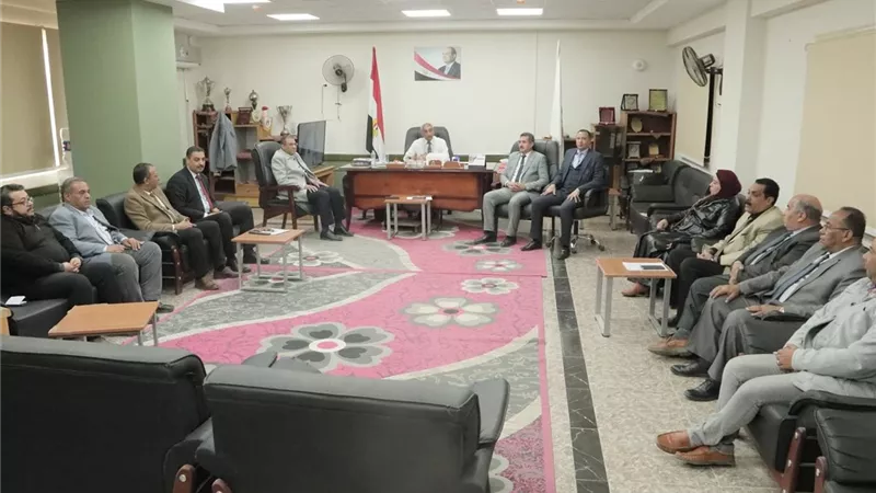 تعليم الوادي الجديد تعقد مراجعات نهائية لطلاب الشهادة الإعدادية