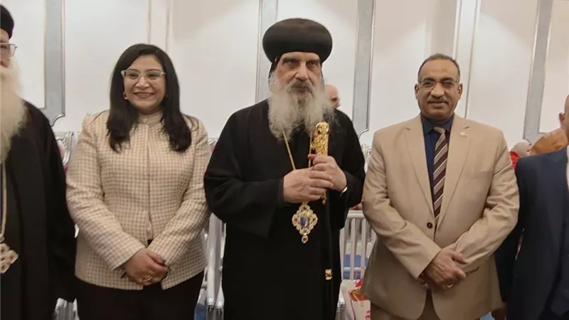 رئيس جامعة طيبة التكنولوجية يزور كنائس الأقصر لتقديم التهنئة