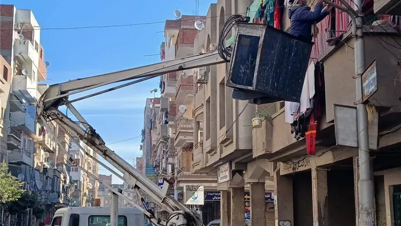 رفع كفاءة منظومة الإنارة العامة بمنطقة المدينة الصناعية بكفر الشيخ 