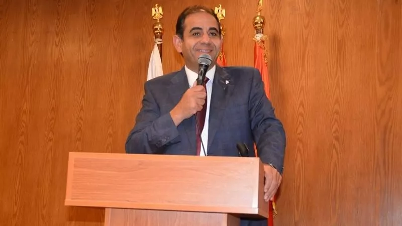 رئيس جامعة بورسعيد يكرم علماء الجامعة الفائزين بجوائز الجامعة التقديرية