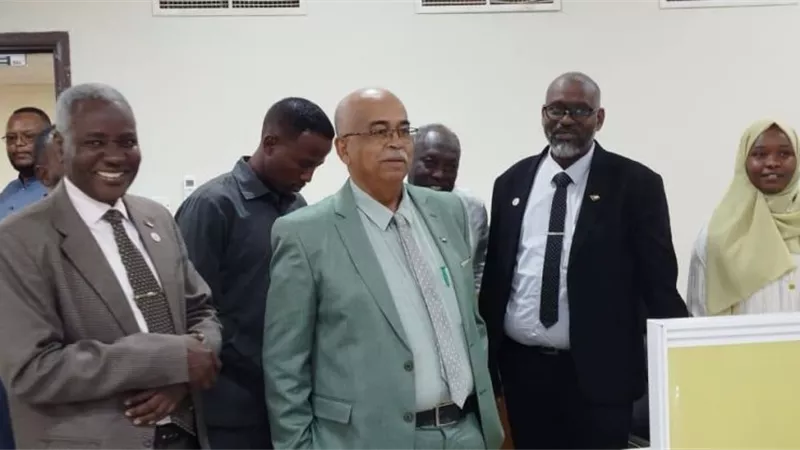 محاولة لإعادة إحياء ما دمرته الحرب.. جولة لوزير سوداني  في الخرطوم 