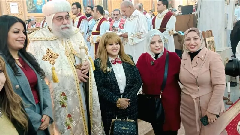 استقبال المهنئين بعيد الميلاد المجيد بكنائس الإسماعيلية.. اليوم 