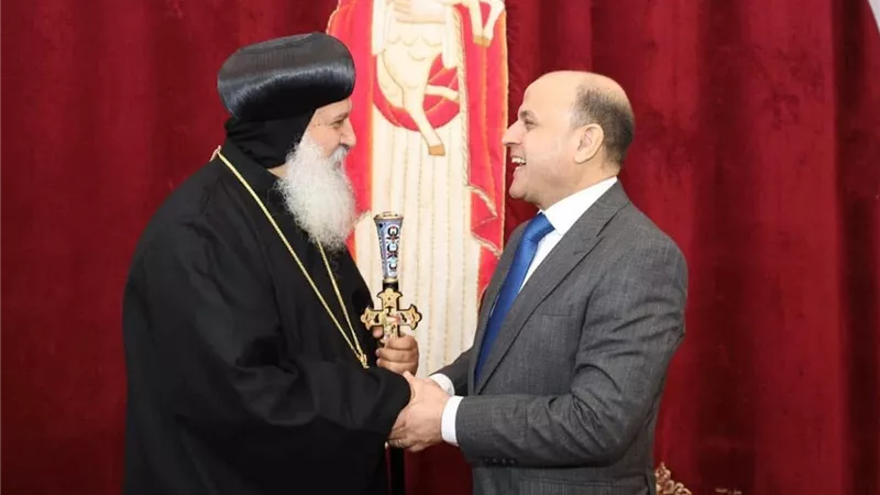محافظ كفر الشيخ يهنئ البابا تواضروس بعيد الميلاد