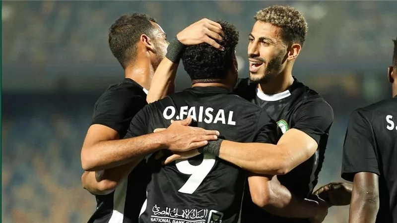الأهلي يعرض صفقة تبادلية لضم فيصل والجزار من البنك الأهلي