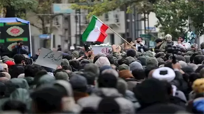 وكالة تسنيم: استخبارات أجنبية وراء تحويل الاحتجاجات الإيرانية إلى فوضى