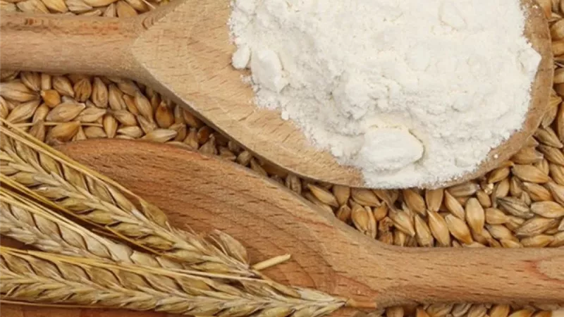 ضبط محتكري سلع غذائية بحوزتهم 8 أطنان دقيق في حملات تموينية