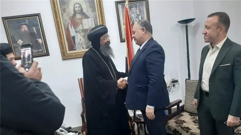 سكرتير محافظة الجيزة يزور مطرانية أطفيح للتهنئة بعيد الميلاد المجيد|صور