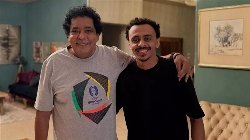 هل يتعاون كزبرة مع محمد منير في «ديو» غنائي؟.. مصدر يجيب|خاص 