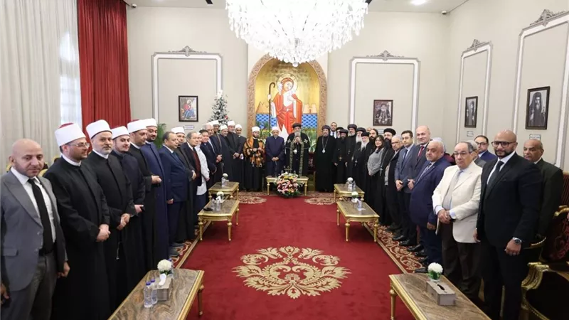 وزير الأوقاف يهنئ الإخوة الأقباط بعيد الميلاد المجيد بالكاتدرائية